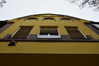 Patinás épület homlokzata szépül a belvárosban